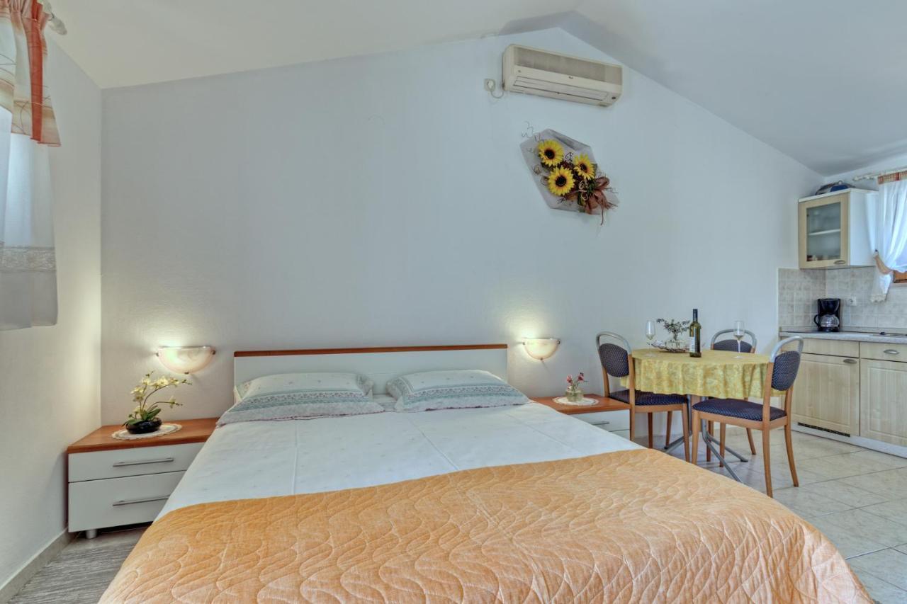 Apartmets Slavica 1644 Банджоле Экстерьер фото