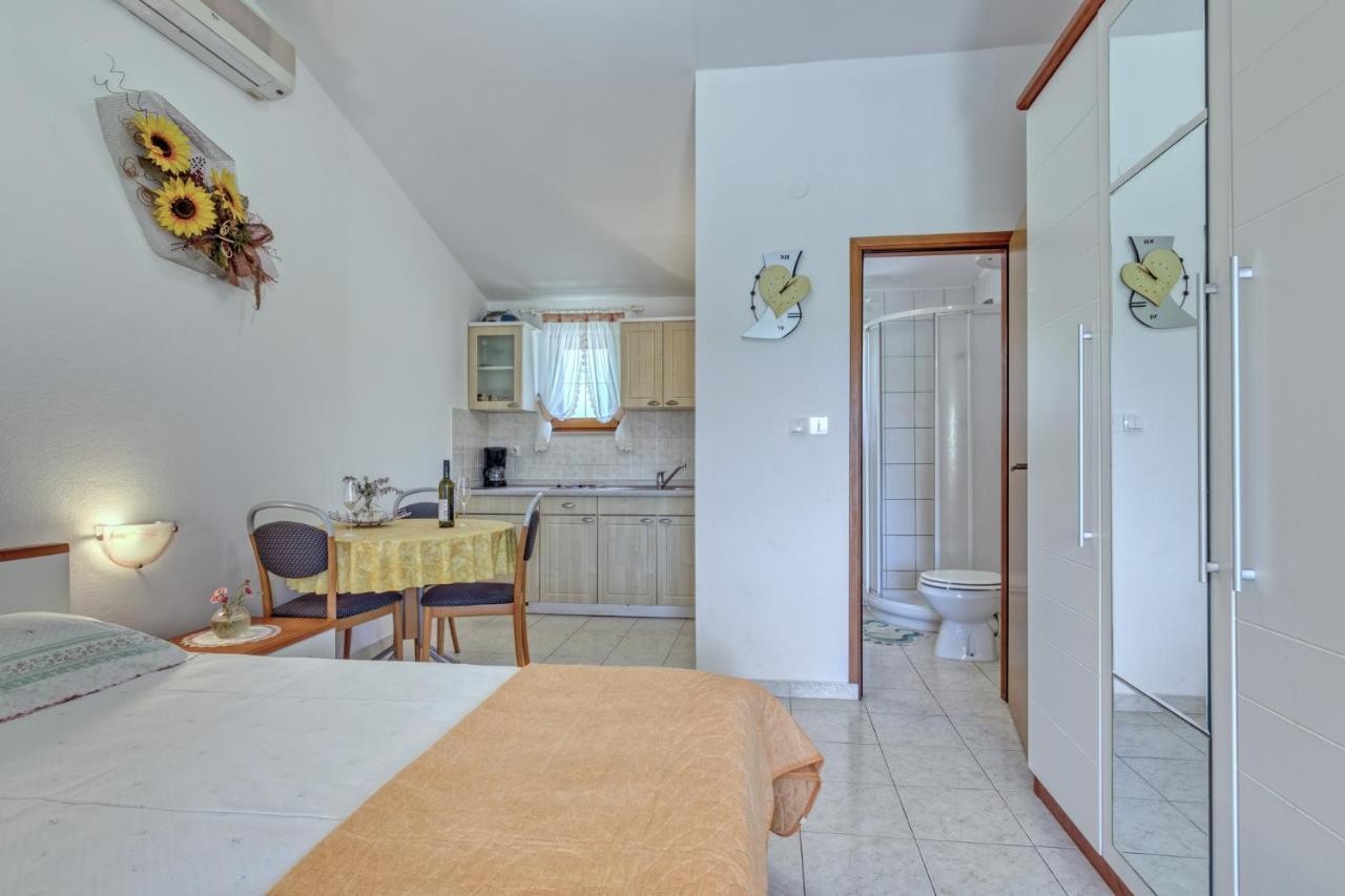 Apartmets Slavica 1644 Банджоле Экстерьер фото